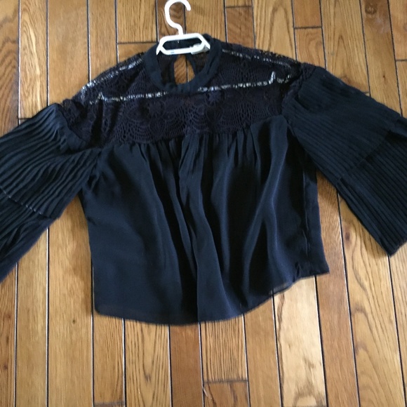 Abercrombie and Fitch lace cropped blouse NWOT